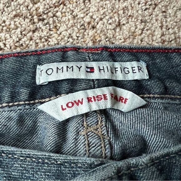 Tommy Hilfiger Medium Wash Low Rise Flare Jeans Size 8. Five pocket style. - Picture 2 of 8